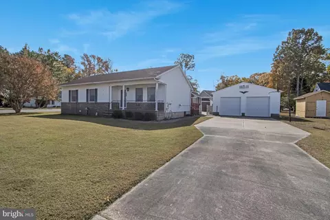 415 Serrill Ave, Ocean View, DE 19970
