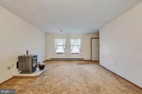 Living - 415 Serrill Ave, Ocean View, DE 19970 photo 4 of 8