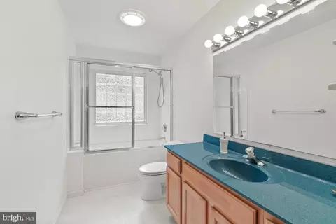 Bath - 120 Madison Dr, Lewes, DE 19958 photo 2 of 3