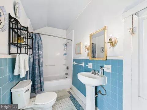 Bath - 115 Chestnut St, Milton, DE 19968 photo 1 of 6