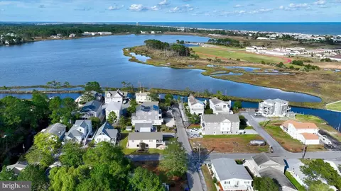 679 Evans Ave, Bethany Beach, DE 19930