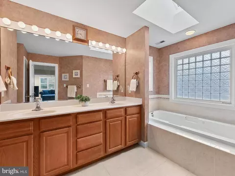 Bath - 982 Turtle Dr, Bethany Beach, DE 19930 photo 3 of 5