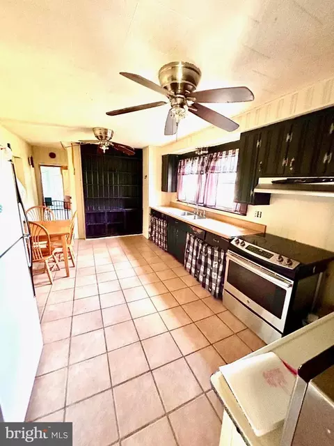 Kitchen - 32959 Bi State Blvd, Laurel, DE 19956 photo 1 of 1
