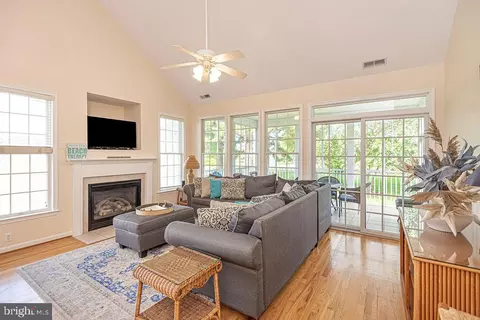 Living - 84 Willow Oak Ave, Ocean View, DE 19970 photo 2 of 3