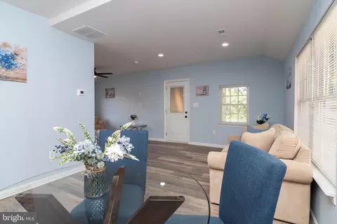 Entry Way - 1154 W 6th St, Laurel, DE 19956 photo 2 of 2