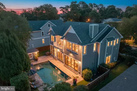 121 Laurel St, Rehoboth Beach, DE 19971