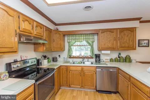 Kitchen - 22167 Melson Rd, Georgetown, DE 19947 photo 3 of 3