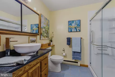 Bath - 106 Florida Ave, Milton, DE 19968 photo 2 of 2