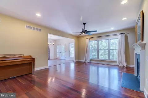 Living - 142 W Shore Dr, Milton, DE 19968 photo 5 of 11