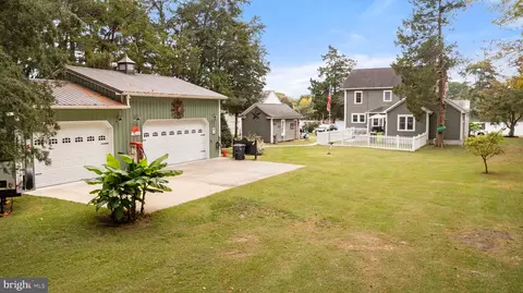 Exterior - 204 Lake Dr, Milton, DE 19968 photo 3 of 10