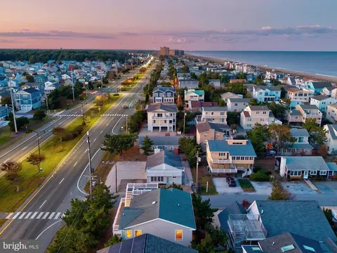 View/Area - 10 S 4th St, Bethany Beach, DE 19930 photo 4 of 8
