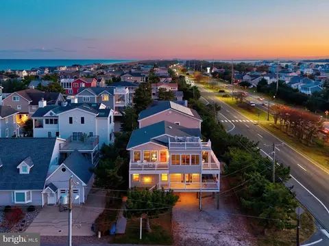 View/Area - 10 S 4th St, Bethany Beach, DE 19930 photo 3 of 8