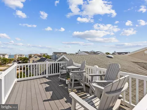 Exterior - 10 S 4th St, Bethany Beach, DE 19930 photo 7 of 21