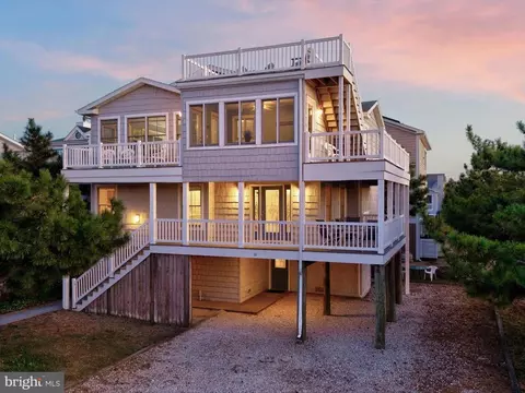 10 S 4th St, Bethany Beach, DE 19930
