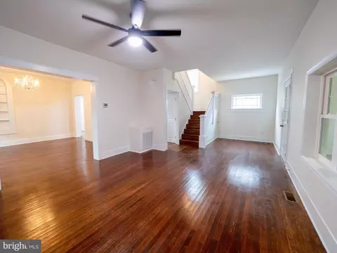 Living - 306 4th St, Seaford, DE 19973 photo 2 of 4