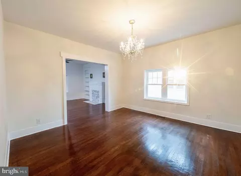 Living - 306 4th St, Seaford, DE 19973 photo 4 of 4