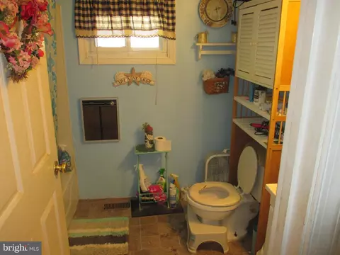 Bath - 815 Wolfe St, Laurel, DE 19956 photo 1 of 1
