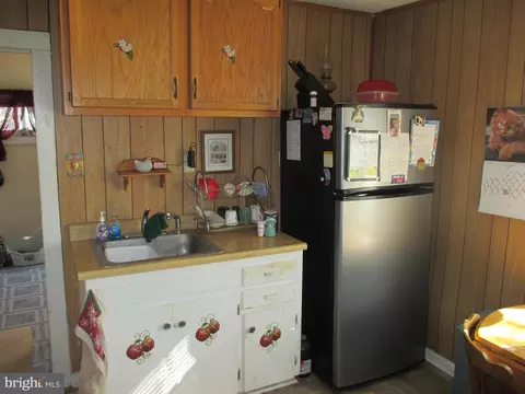Kitchen - 815 Wolfe St, Laurel, DE 19956 photo 1 of 2