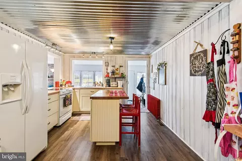 Kitchen - 9266 Sharptown Rd, Laurel, DE 19956 photo 1 of 1
