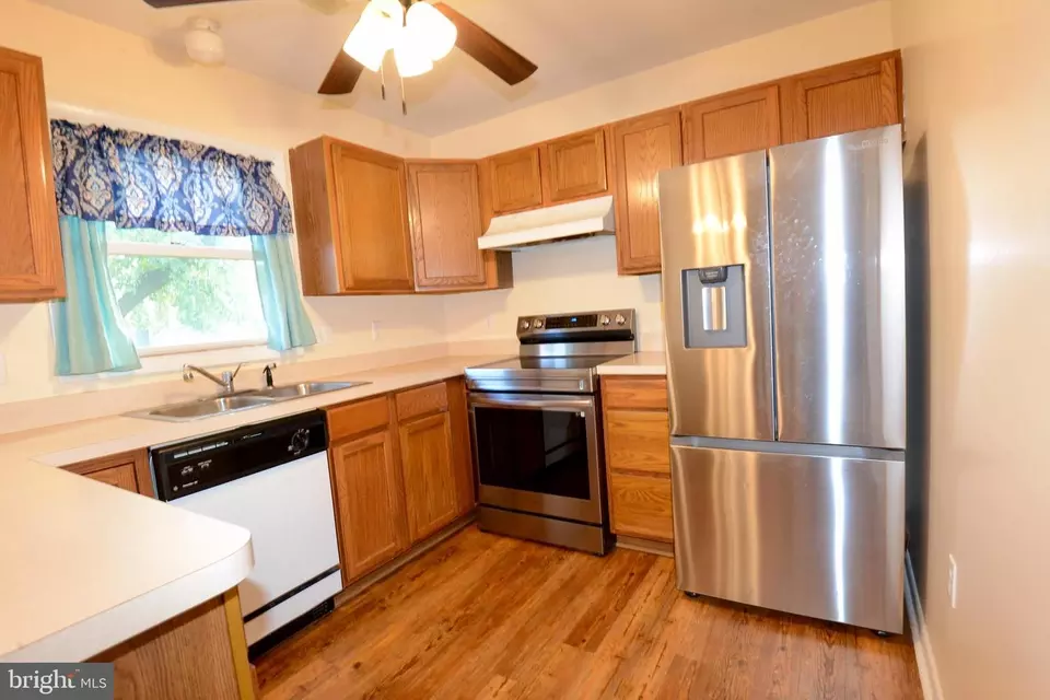 Kitchen - 321 Derby Way, Millsboro, DE 19966 photo 2 of 3