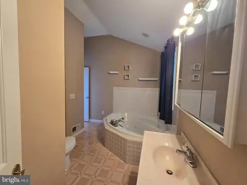 Bath - 129 Tulip Dr, Lewes, DE 19958 photo 3 of 4