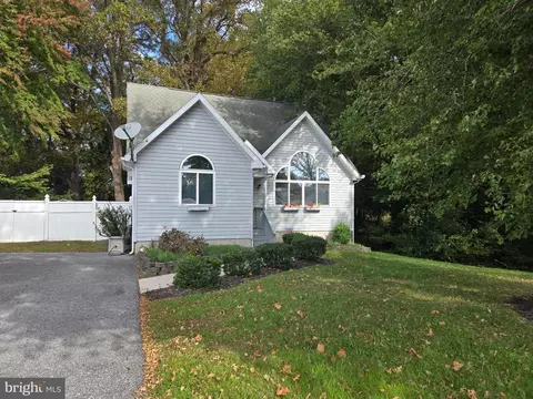 Exterior - 129 Tulip Dr, Lewes, DE 19958 photo 8 of 23