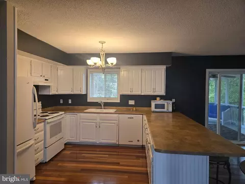 Kitchen - 129 Tulip Dr, Lewes, DE 19958 photo 2 of 2