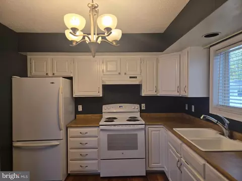Kitchen - 129 Tulip Dr, Lewes, DE 19958 photo 1 of 2