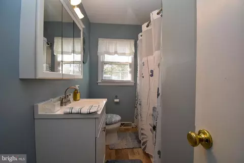 Bath - 309 Robinson St, Georgetown, DE 19947 photo 1 of 1