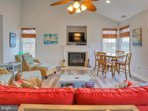 Living - 232 October Glory Ave # B, Ocean View, DE 19970 photo 4 of 5