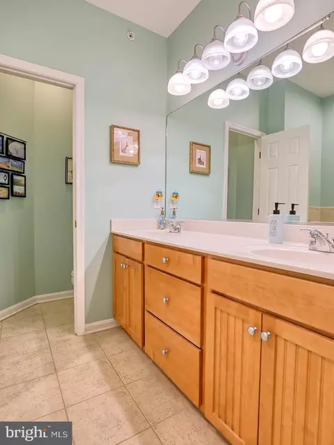 Bath - 232 October Glory Ave # B, Ocean View, DE 19970 photo 1 of 4