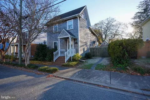 136 S Washington Ave, Lewes, DE 19958