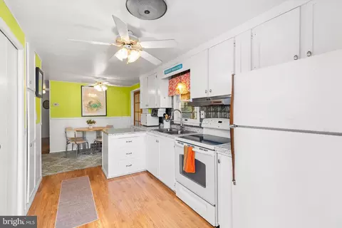 Kitchen - 36466 Old Mill Rd, Ocean View, DE 19970 photo 2 of 3