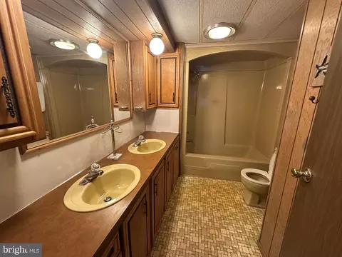 Bath - 39 Shannon St, Delmar, DE 19940 photo 1 of 1