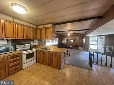 Kitchen - 39 Shannon St, Delmar, DE 19940 photo 1 of 2