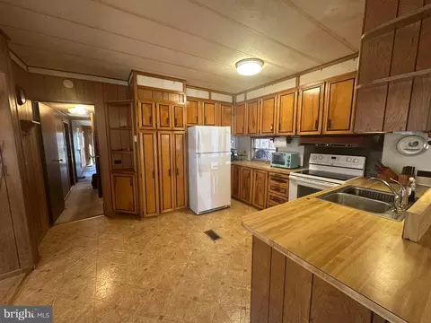 Kitchen - 39 Shannon St, Delmar, DE 19940 photo 2 of 2