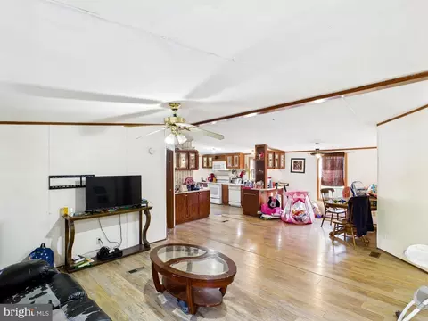 35353 Dannys Dr, Laurel, DE 19956 photo 3
