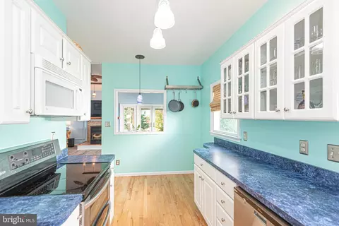 Kitchen - 263 Oyster Shell Cv, Bethany Beach, DE 19930 photo 2 of 2