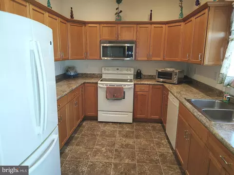 Kitchen - 2 Castleberry Ln, Georgetown, DE 19947 photo 1 of 3