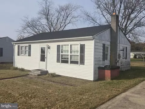 208 Pine St, Ellendale, DE 19941 photo 2