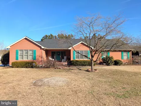 25672 Brookside Dr, Seaford, DE 19973