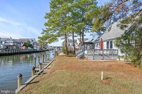 Exterior - 38225 Piney Point Rd, Ocean View, DE 19970 photo 2 of 3