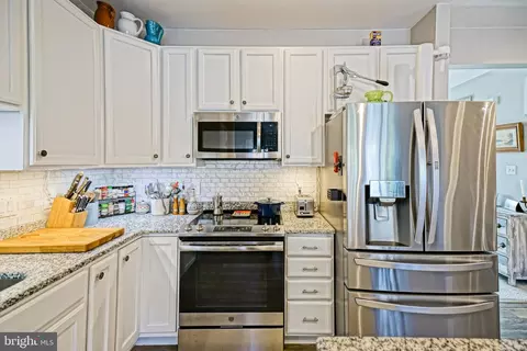 Kitchen - 4 John Hall Dr, Ocean View, DE 19970 photo 3 of 4