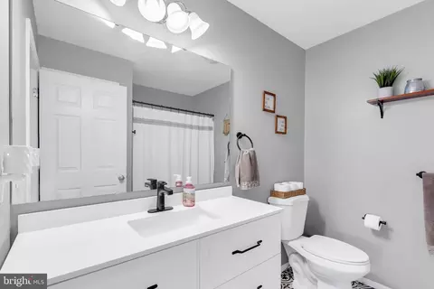 Bath - 8960 Bacons Rd, Delmar, DE 19940 photo 1 of 4