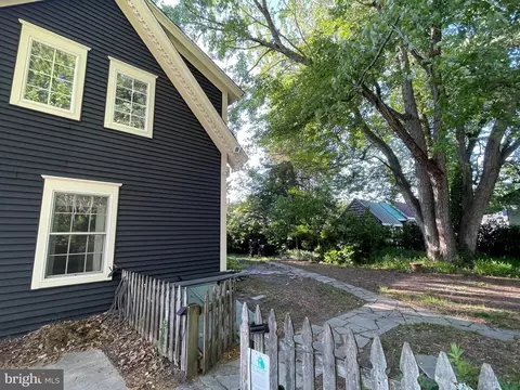 Exterior - 105 Atlantic St, Milton, DE 19968 photo 5 of 14