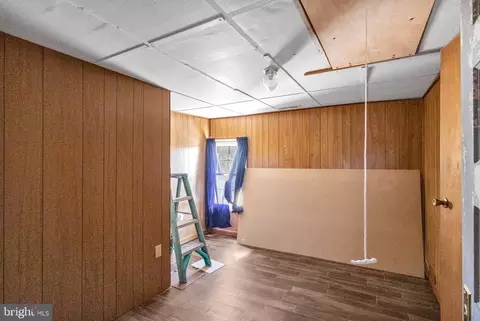 Bedroom - 21422 E Piney Grove Rd, Georgetown, DE 19947 photo 5 of 5
