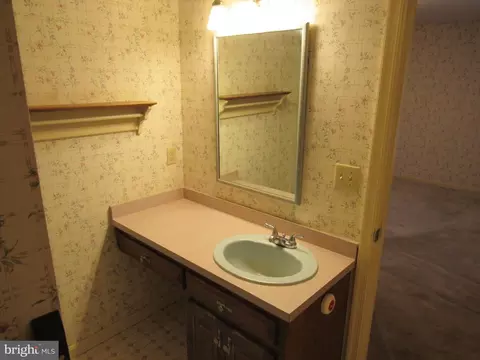 Bath - 120 Lewis Dr, Laurel, DE 19956 photo 2 of 3