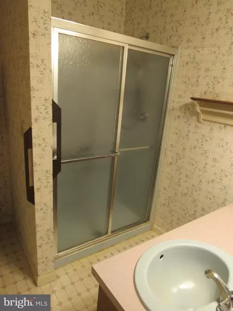 Bath - 120 Lewis Dr, Laurel, DE 19956 photo 1 of 3