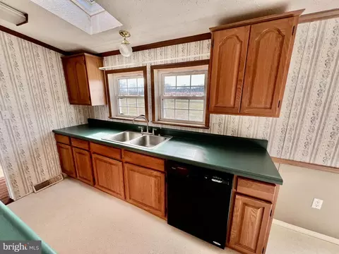 Kitchen - 16583 Laurel Rd, Laurel, DE 19956 photo 2 of 5