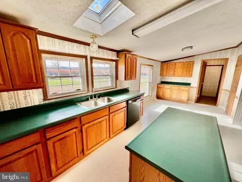 Kitchen - 16583 Laurel Rd, Laurel, DE 19956 photo 1 of 5